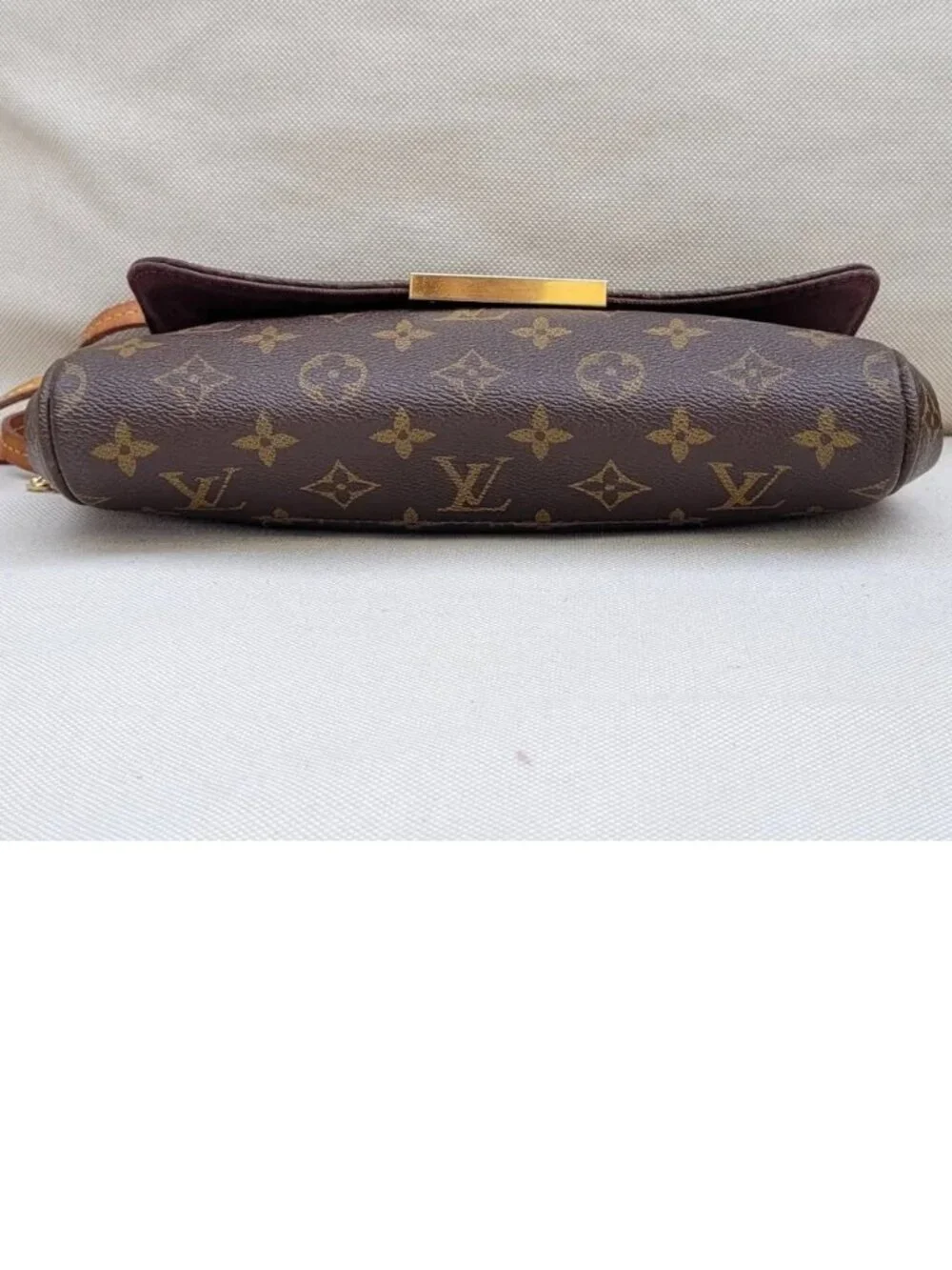 LOUIS VUITTON Favorite MM Monogram Bag - Picture 3 of 16
